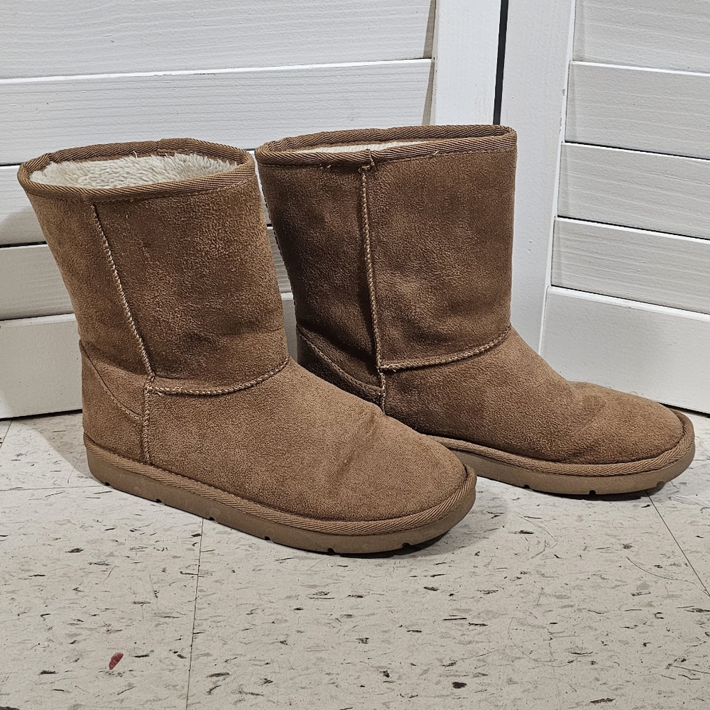 Brand New Brown Suede Winter Boots - Size 9